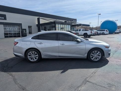 Used 2019 Chevrolet Malibu LT image 2