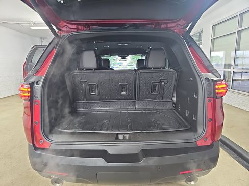 Used 2022 Chevrolet Traverse RS w/ LPO, Floor Liner Package AWD/4WD image 17