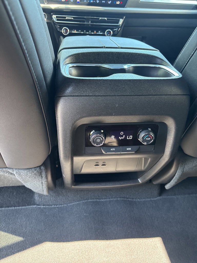 Used 2026 Chevrolet Traverse LT AWD/4WD image 15