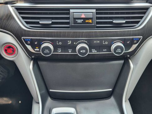 Used 2018 Honda Accord Touring image 18