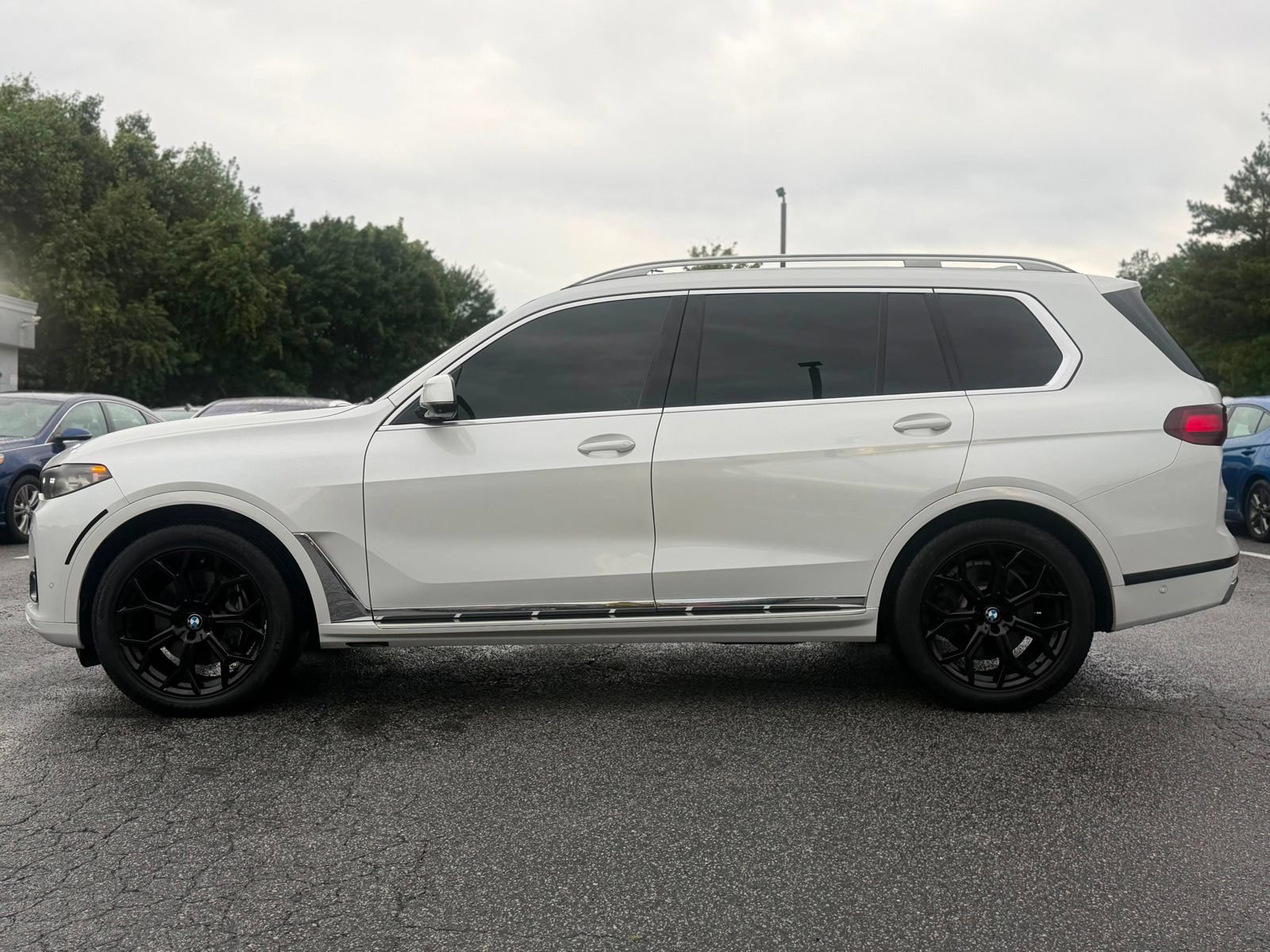 Used 2019 BMW X7 xDrive50i w/ Premium Package AWD/4WD image 3