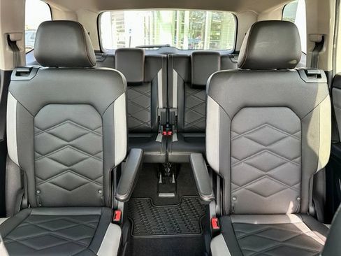 Used 2024 Volkswagen Atlas Peak Edition SEL AWD/4WD image 20