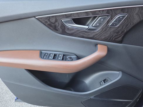 Used 2021 Audi Q8 Prestige w/ Prestige Package image 14