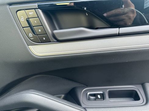 New 2026 Porsche Cayenne S image 19