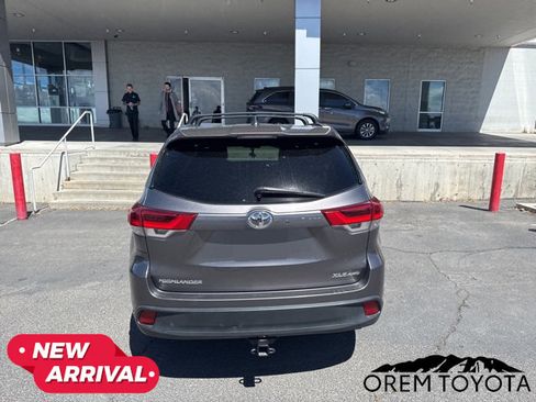 Used 2018 Toyota Highlander XLE image 4