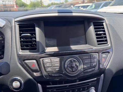Used 2020 Nissan Pathfinder SL FWD image 26