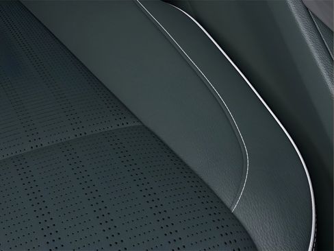 New 2024 Cadillac Lyriq Luxury w/ Nappa Leather Package image 17