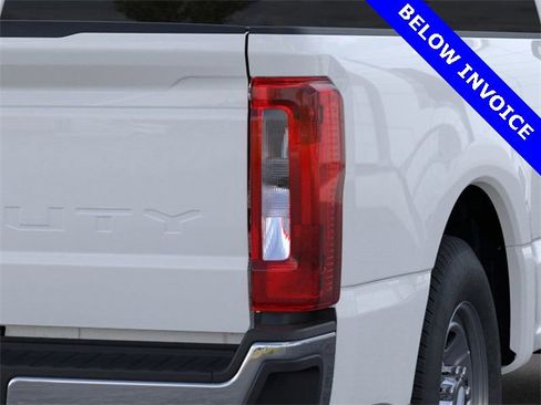 New 2026 Ford F350 XL w/ XL Chrome Package image 21