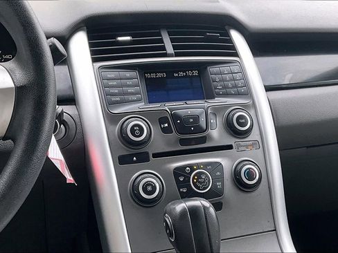 Used 2013 Ford Edge SE image 9