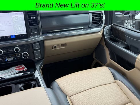 Used 2025 Ford F350 Lariat w/ Lariat Ultimate Package AWD/4WD image 22