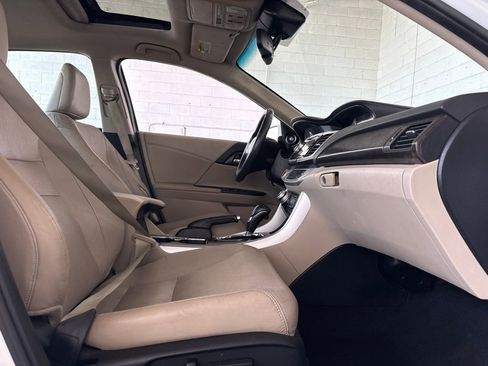 Used 2014 Honda Accord Touring image 15