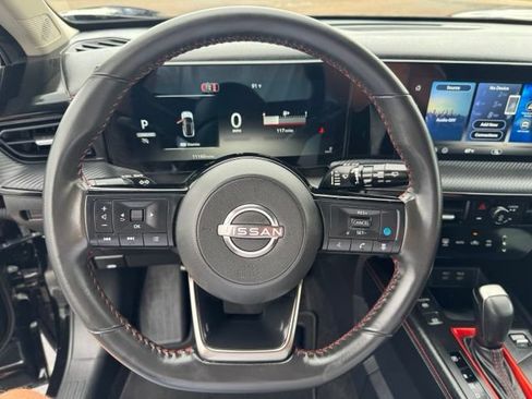 Used 2026 Nissan Kicks SR FWD image 13