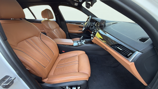 Used 2019 BMW 530e w/ Convenience Package RWD image 26