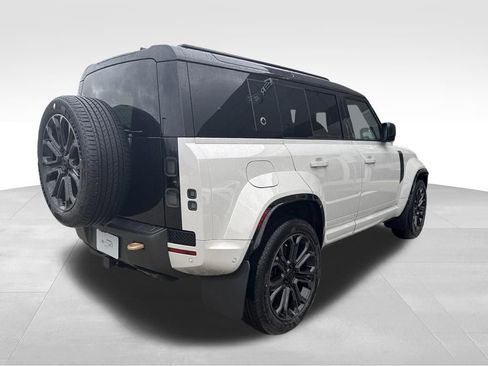 New 2026 Land Rover Defender 110 OCTA AWD/4WD image 27