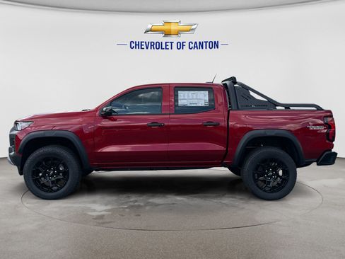 New 2026 Chevrolet Colorado Trail Boss w/ Midnight Edition AWD/4WD image 8