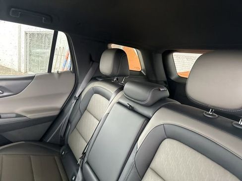 New 2026 Chevrolet Equinox LT w/ Convenience Package II AWD/4WD image 28