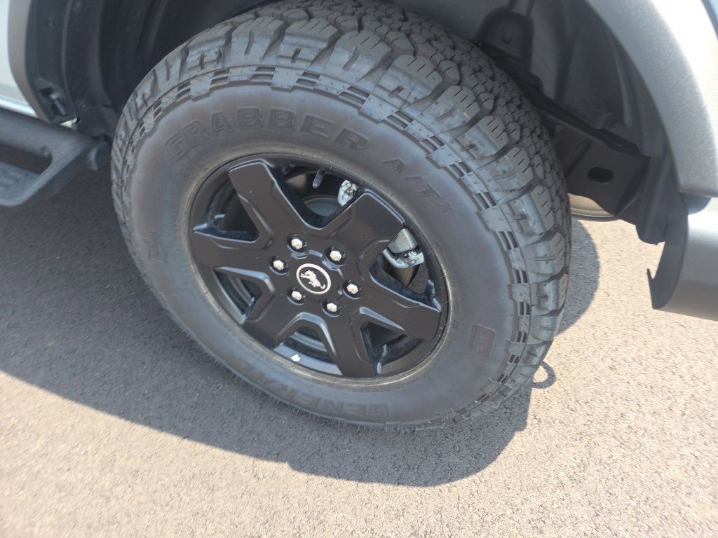 Used 2023 Ford Bronco Black Diamond AWD/4WD image 22