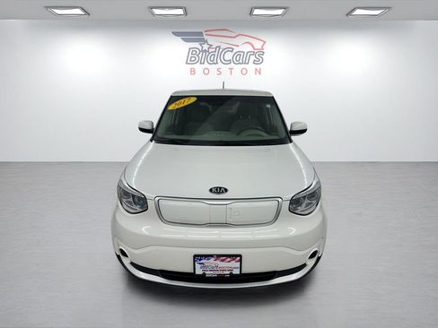 Used 2017 Kia Soul EV-e image 2