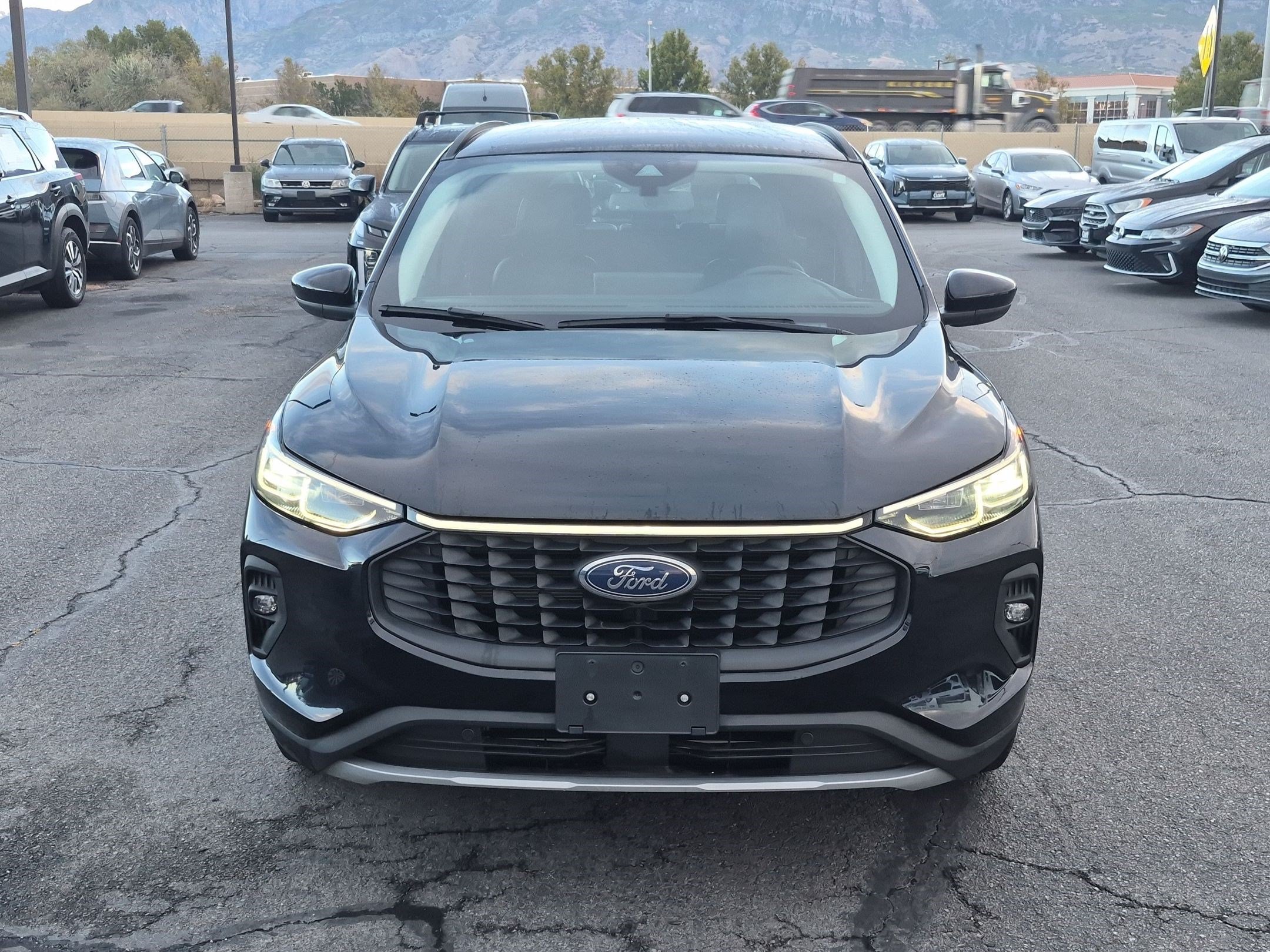 Used 2025 Ford Escape Platinum AWD/4WD image 12