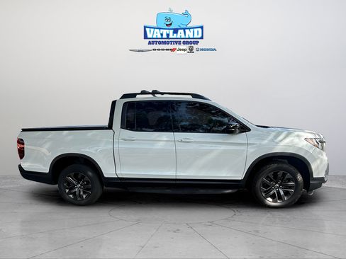 Used 2021 Honda Ridgeline Sport image 3