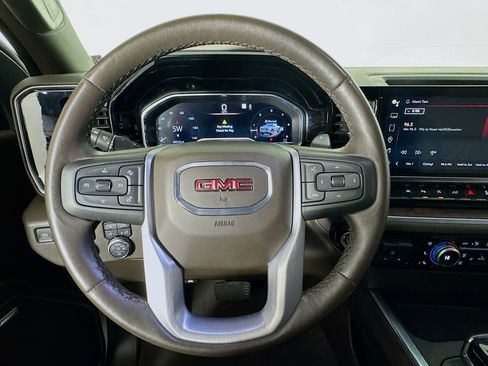 Used 2022 GMC Sierra 1500 SLT image 11