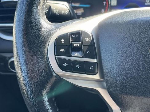 Certified 2021 Ford Explorer XLT w/ Equipment Group 202A image 20