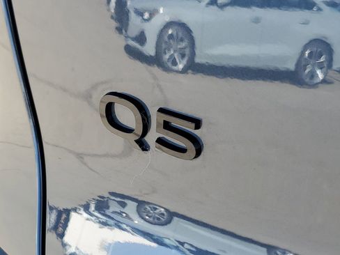 Used 2025 Audi Q5 Premium w/ Convenience Package image 7