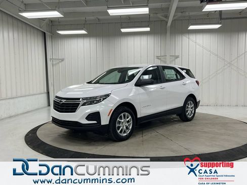 Used 2023 Chevrolet Equinox LS AWD/4WD image 1