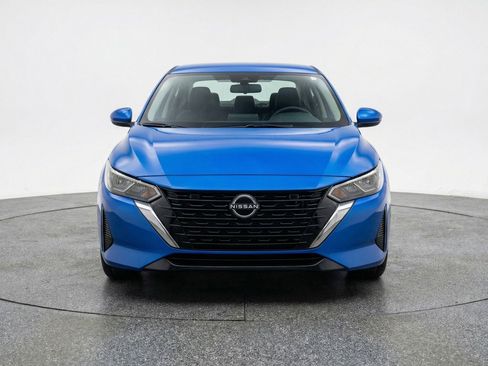 Used 2025 Nissan Sentra SV FWD image 2