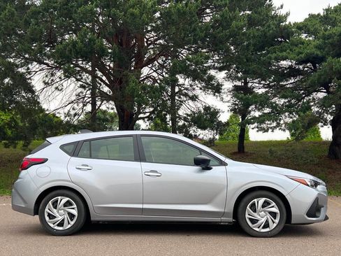 Used 2024 Subaru Impreza 2.0i image 2