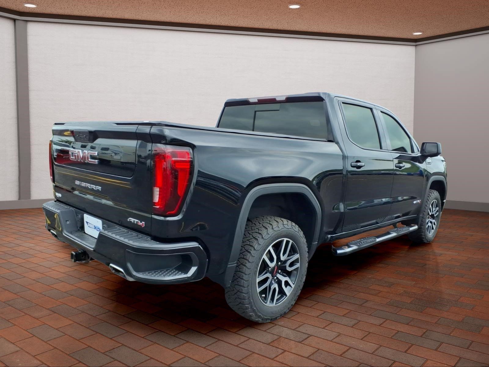 Used 2021 GMC Sierra 1500 AT4 w/ AT4 Preferred Package AWD/4WD image 8