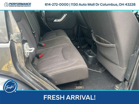 Used 2014 Jeep Wrangler Unlimited Sahara w/ Connectivity Group AWD/4WD image 15
