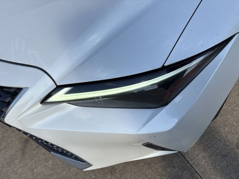 Used 2022 Lexus IS 300 AWD w/ Premium Package image 6