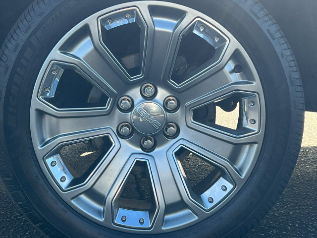 Used 2018 GMC Yukon Denali w/ Enhanced Security Package AWD/4WD image 9
