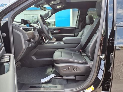 New 2025 GMC Sierra EV Denali image 3