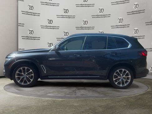 Used 2022 BMW X5 xDrive40i w/ Premium Package image 2