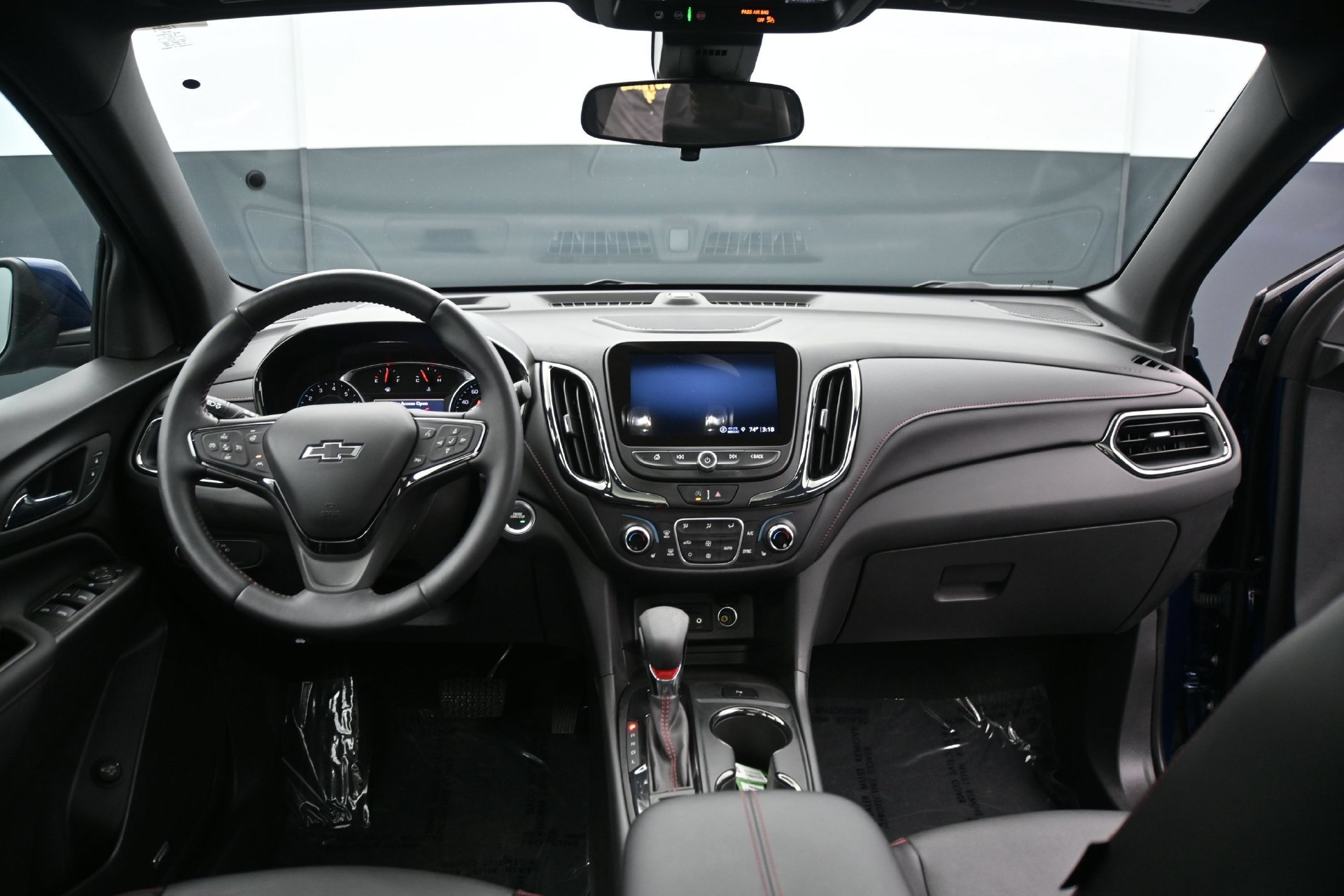 Used 2022 Chevrolet Equinox RS w/ RS Leather Package AWD/4WD image 16