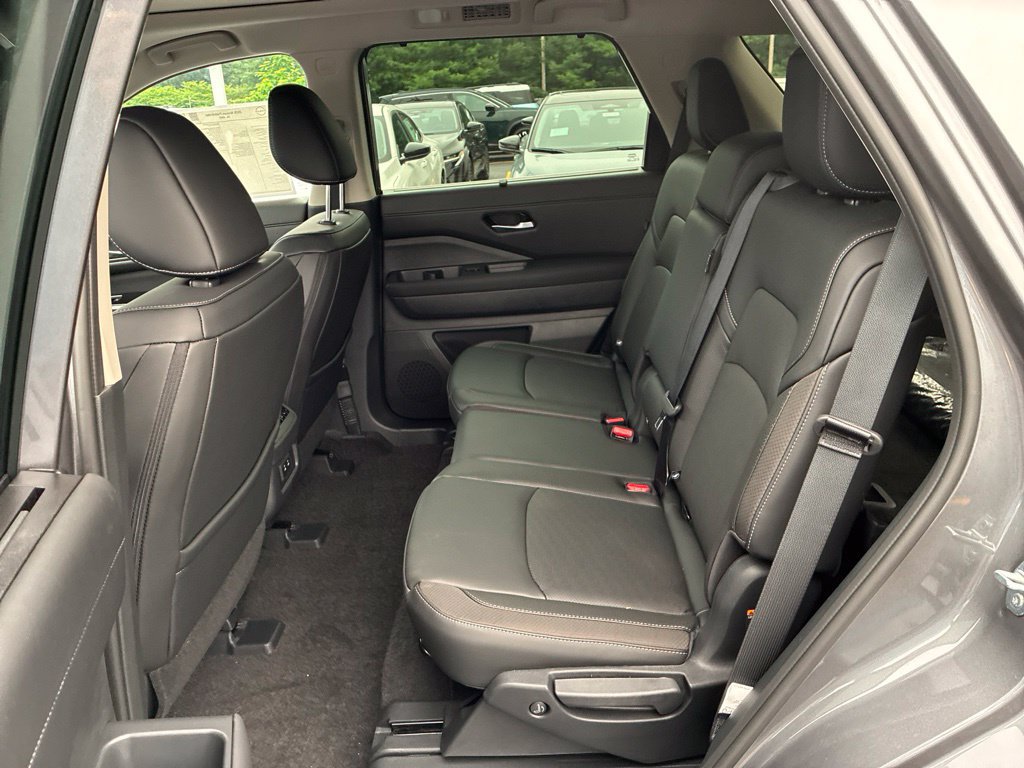 New 2026 Nissan Pathfinder SL w/ SL Premium Package (P04) AWD/4WD image 25