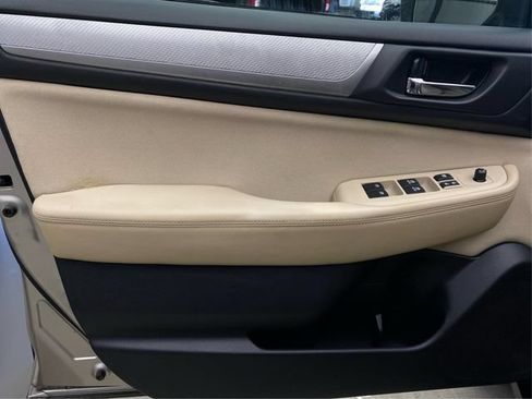 Used 2017 Subaru Outback 2.5i Premium AWD/4WD image 24