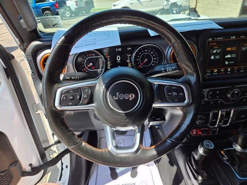 Used 2022 Jeep Gladiator Mojave w/ LED Lighting Group AWD/4WD image 11