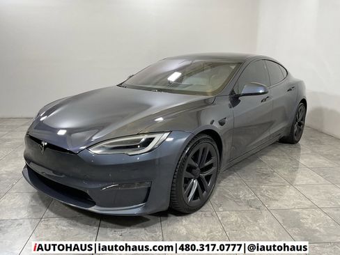 Used 2022 Tesla Model S Plaid image 2
