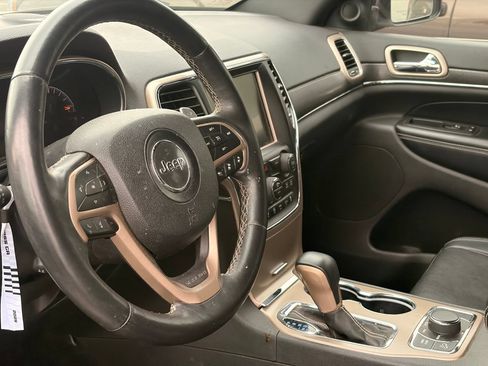 Used 2017 Jeep Grand Cherokee Limited w/ Luxury Group II AWD/4WD image 8