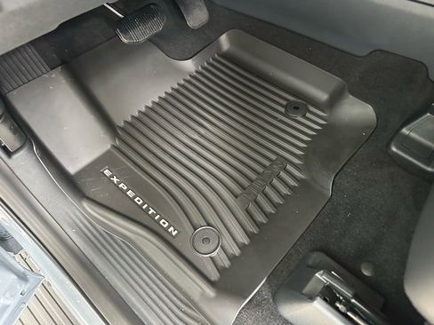 New 2025 Ford Expedition Platinum w/ Driver's Package image 40