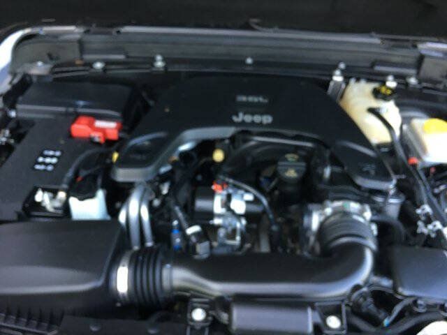 Used 2021 Jeep Wrangler Unlimited Rubicon AWD/4WD image 30