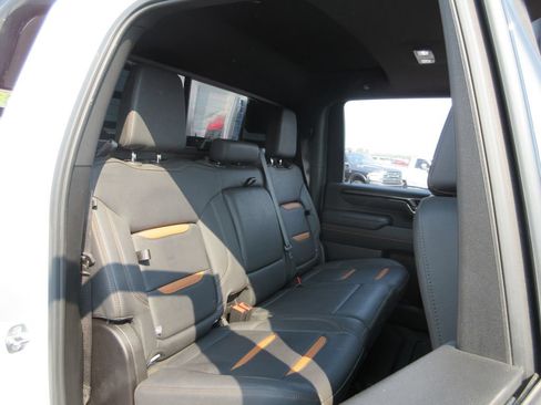 Used 2025 GMC Sierra 2500 AT4 w/ AT4 Premium Plus Package AWD/4WD image 25
