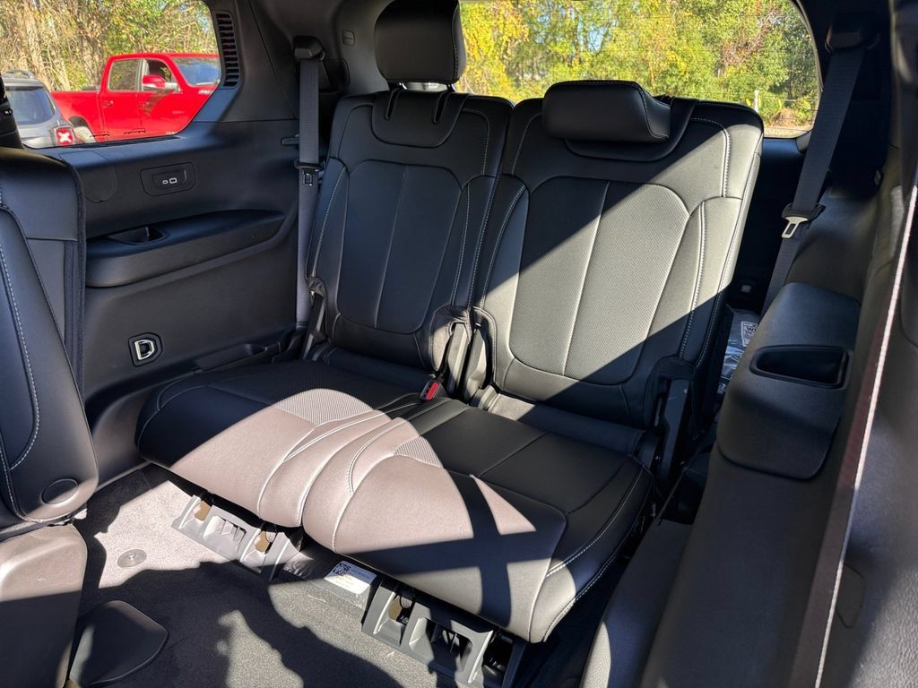 New 2025 Jeep Grand Cherokee L Limited w/ Luxury Tech Group II AWD/4WD image 30