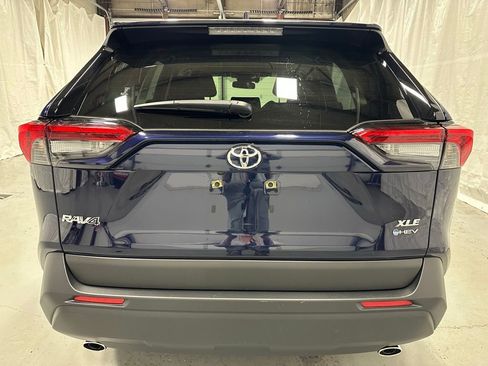 Used 2025 Toyota RAV4 XLE w/ Convenience Package image 6
