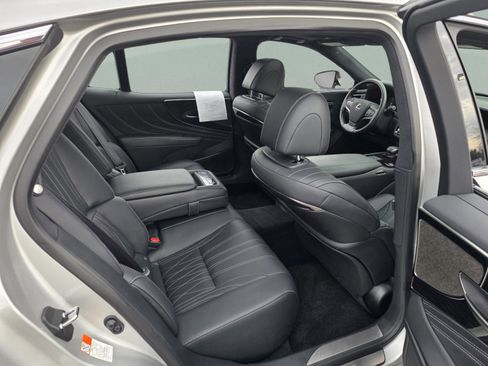 Certified 2024 Lexus LS 500 w/ Interior Upgrade Package image 22