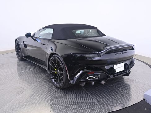 Used 2026 Aston Martin V8 Vantage Coupe RWD image 13