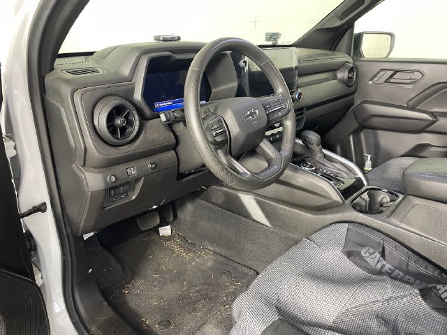 Certified 2024 Chevrolet Colorado Trail Boss w/ Technology Package AWD/4WD image 3